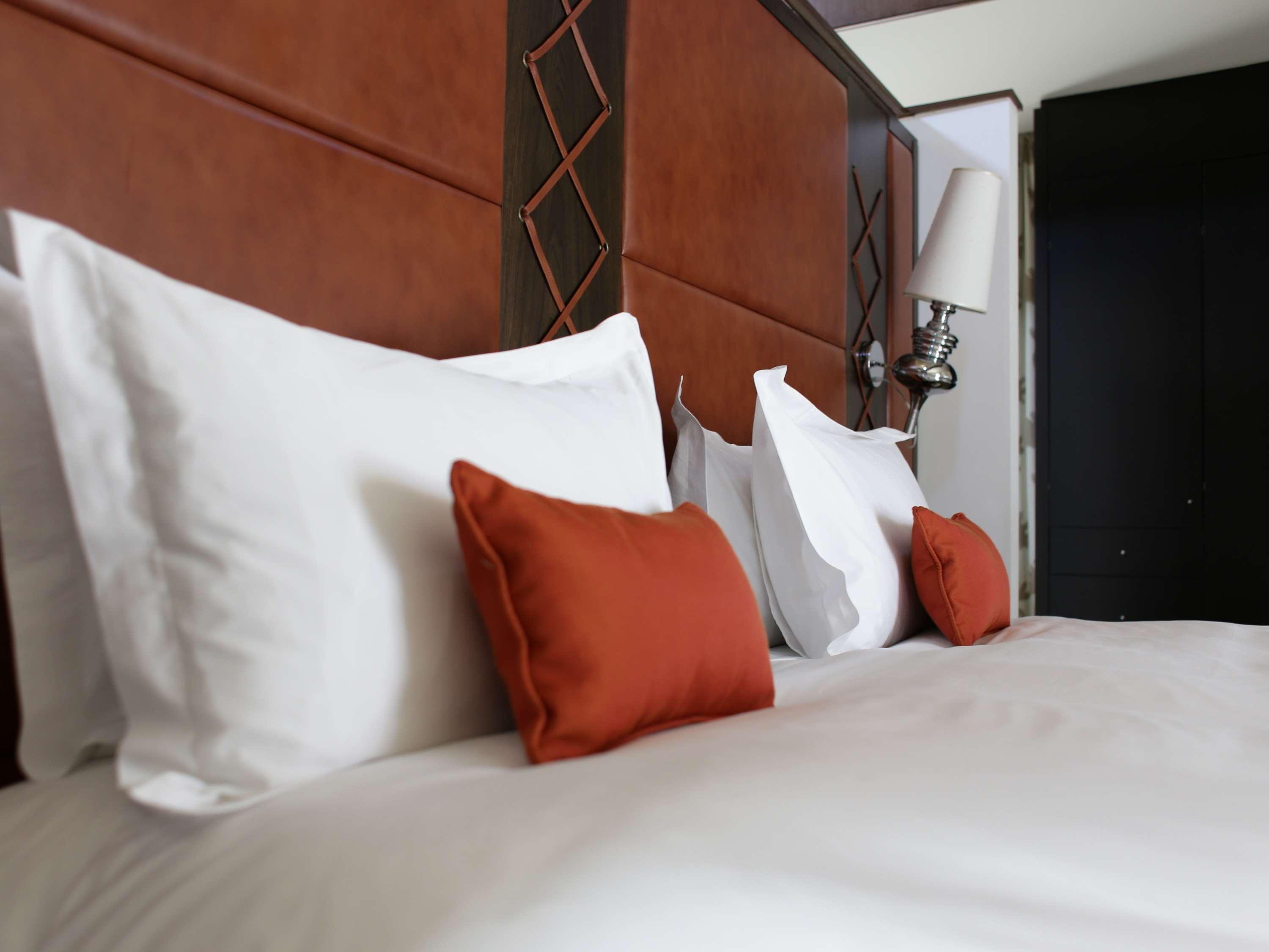 Sofitel Montevideo Casino Carrasco & Spa Luaran gambar A bed with pillows