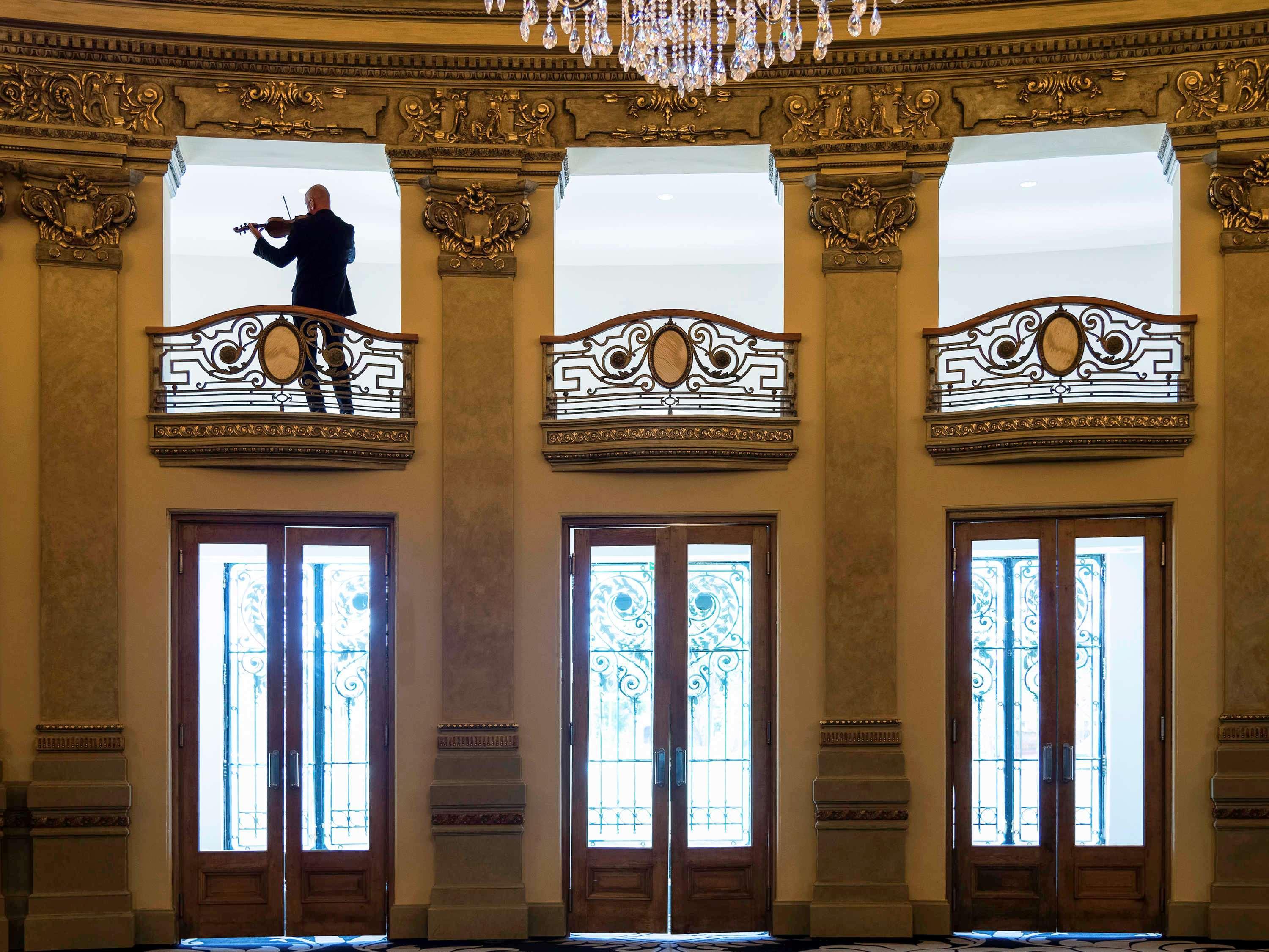 Sofitel Montevideo Casino Carrasco & Spa Luaran gambar The White House Concert