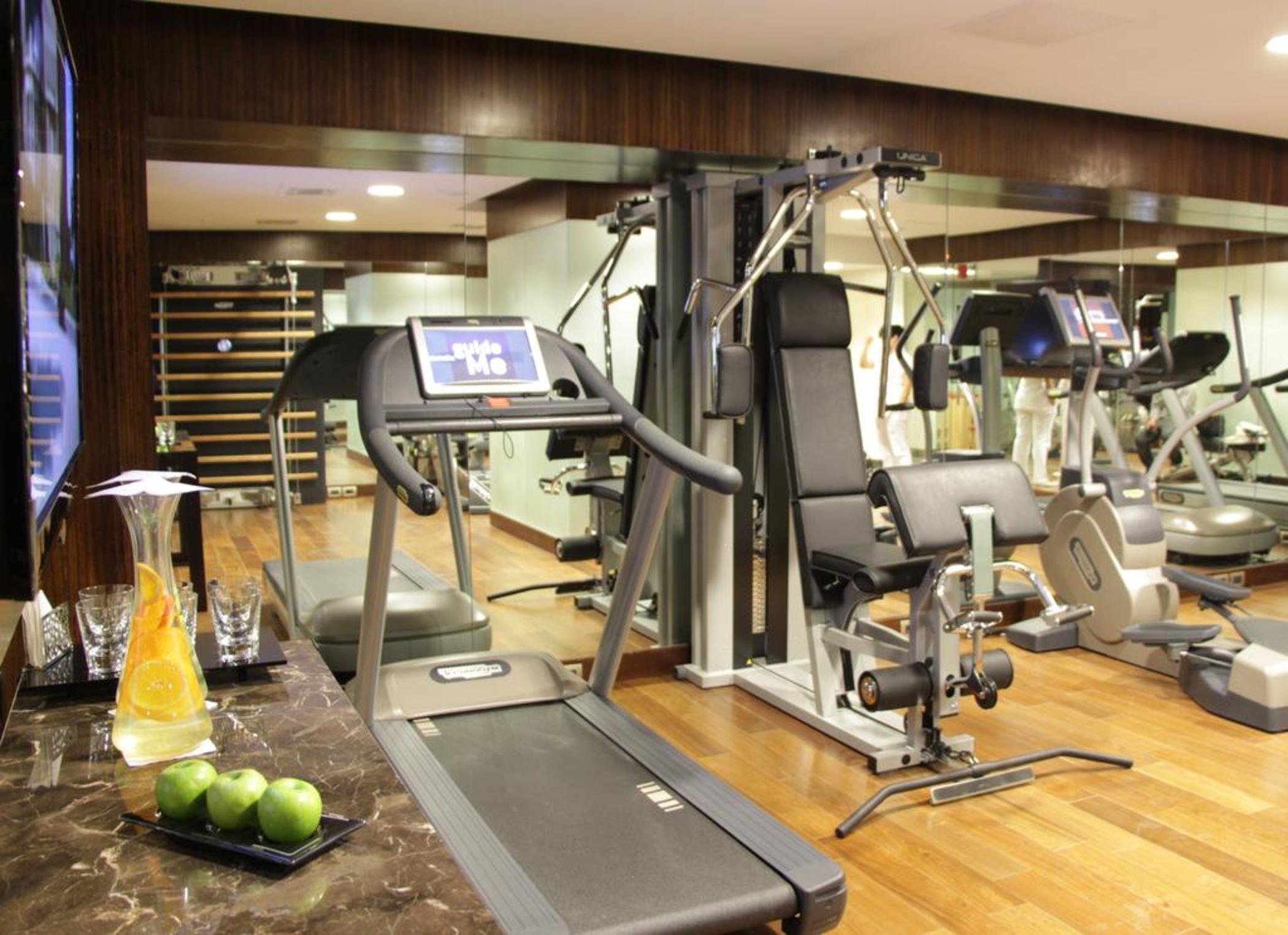Sofitel Montevideo Casino Carrasco & Spa Luaran gambar A gym at a hotel