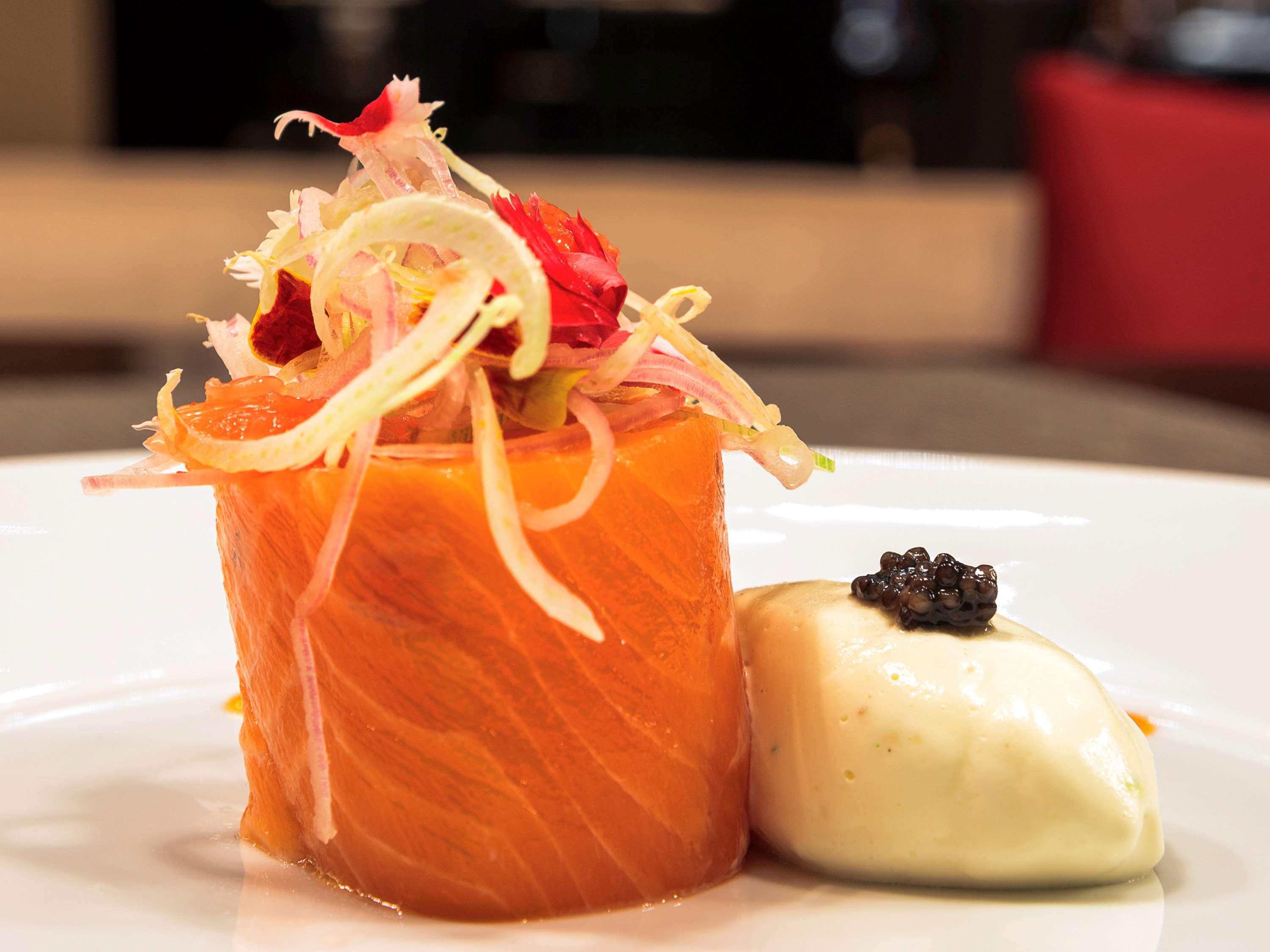 Sofitel Montevideo Casino Carrasco & Spa Luaran gambar Salmon tartar