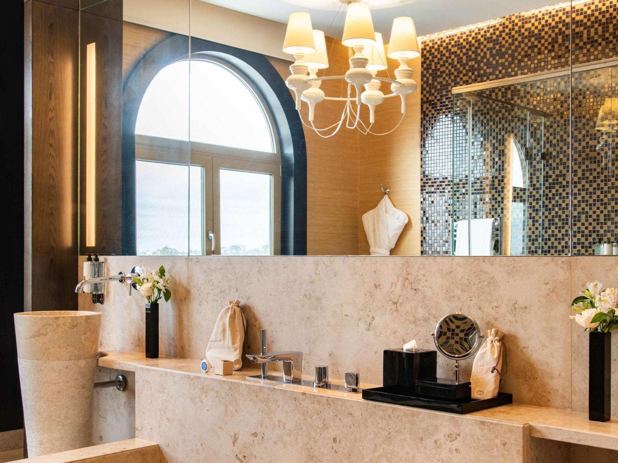 Sofitel Montevideo Casino Carrasco & Spa Luaran gambar Bathroom